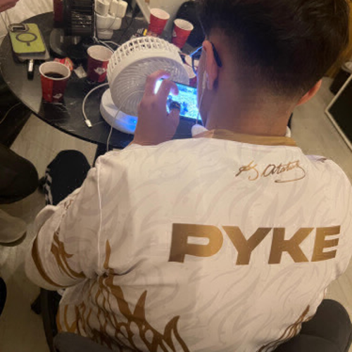 2zvd4x25xc@privaterelay.appleid.com